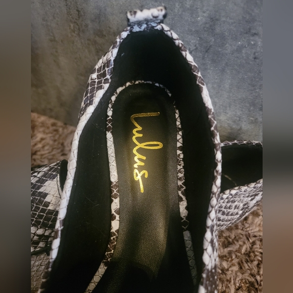 Lulus White/Black Emmy Loafers Like New - Picture 2 of 6